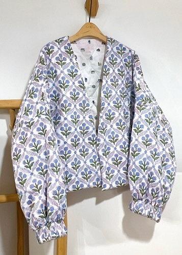 Indian cotton reversible short jacket_white with olive leaves